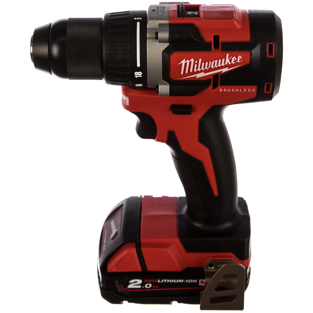 Milwaukee m18 cbldd 202c. Дрель-шуруповерт аккумуляторная m18 BDD-202c (li-ion2ач) Milwaukee 4933443555.