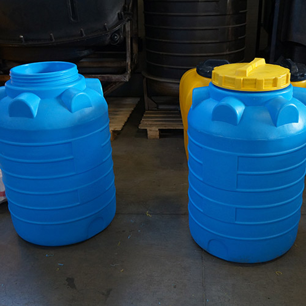 Бак для воды 300 литров. Ёмкость вертикальная KSC 300 Л. Емкость вертикальная 300л синий. Емкость v 300 литров. 300 Литров KSC.